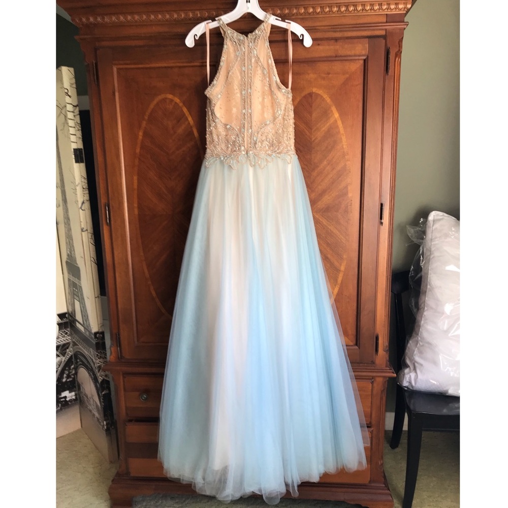 Prom Dress - Picture 4 of 5